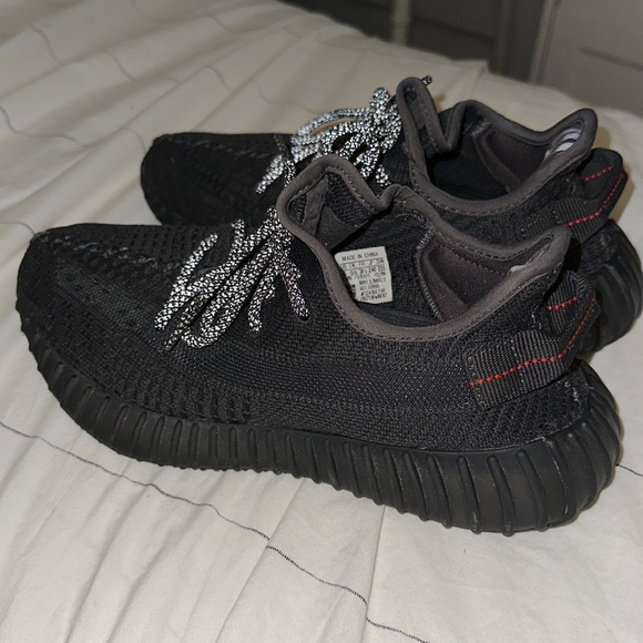 Yeezy boost 350 v2 black - Picture 3 of 6